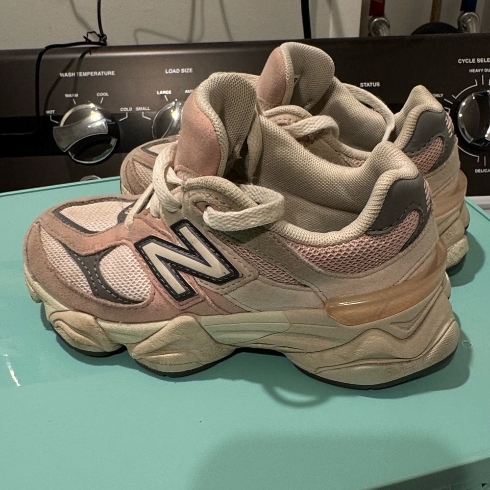 New Balance Pink and Grey 9060